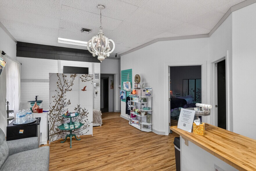 More Photos Of 400 Nevada Way, Boulder City General Retail For Sale