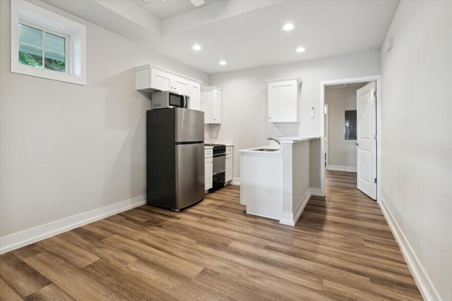 More Photos Of 112 NW 9th St, Gainesville Multifamily For Sale