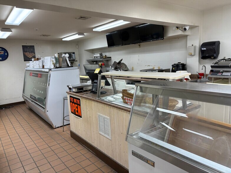 More Photos Of 2 Chesterfield Georgetown Rd, Chesterfield Convenience Store For Sale