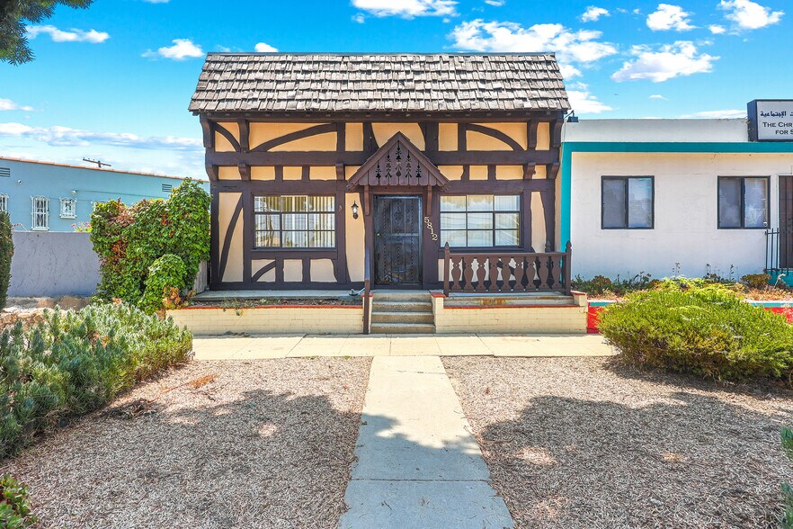 More Photos Of 5812 Venice Blvd, Los Angeles Showroom For Sale