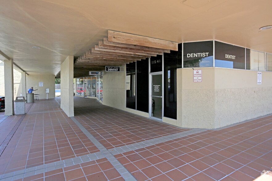 More Photos Of 11503 Quail Roost Dr, Miami Unknown For Lease