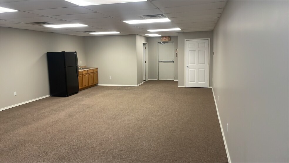 More Photos Of 25760 E Admiral Pl, Catoosa Self Storage For Lease