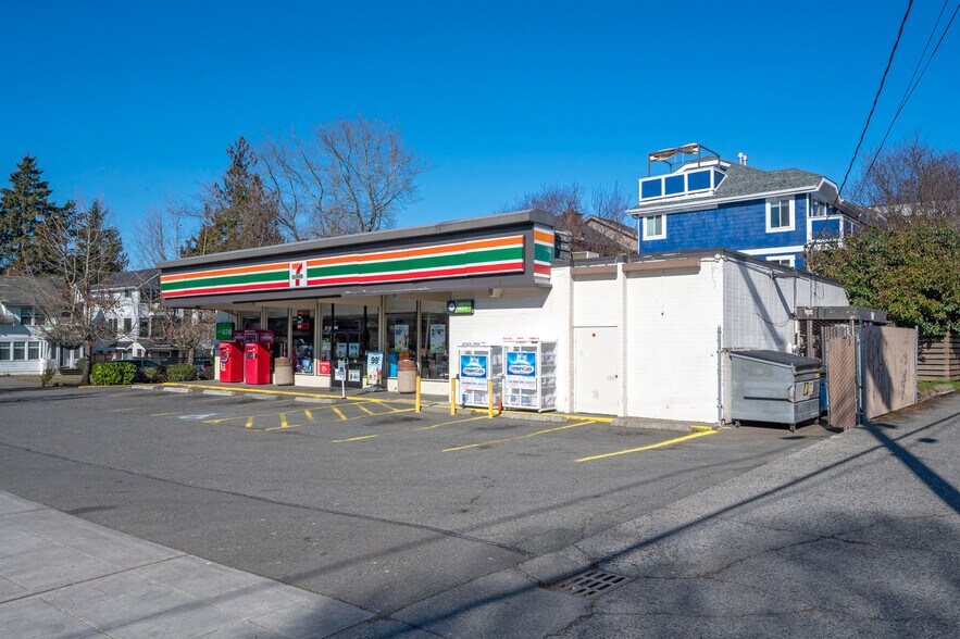 More Photos Of 4312 SW Admiral Way, Seattle Convenience Store For Sale