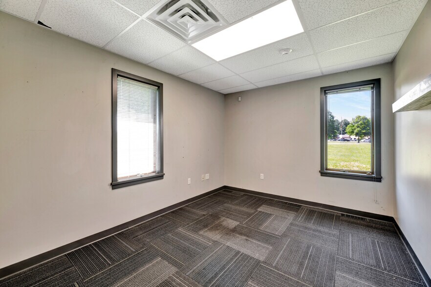 More Photos Of 1000 1st State Blvd, Wilmington Warehouse For Lease