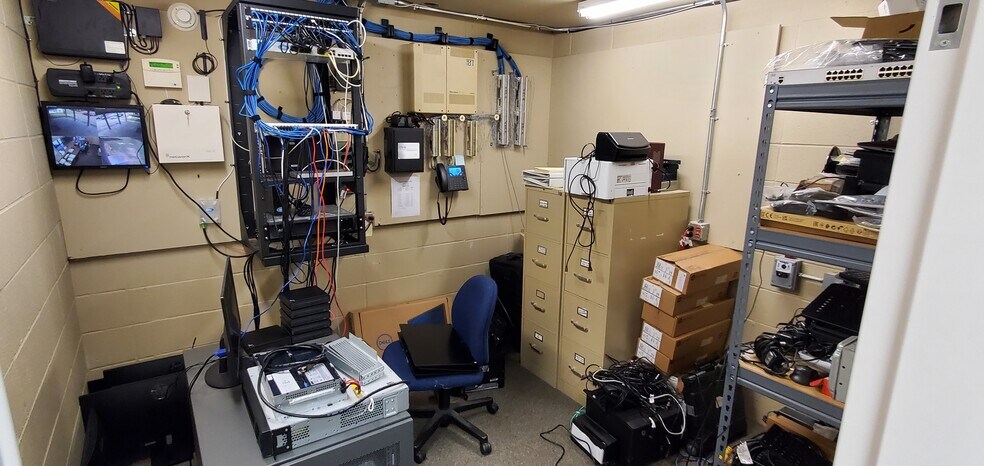 More Photos Of 1111 Fayetteville Rd, Van Buren Office For Sale