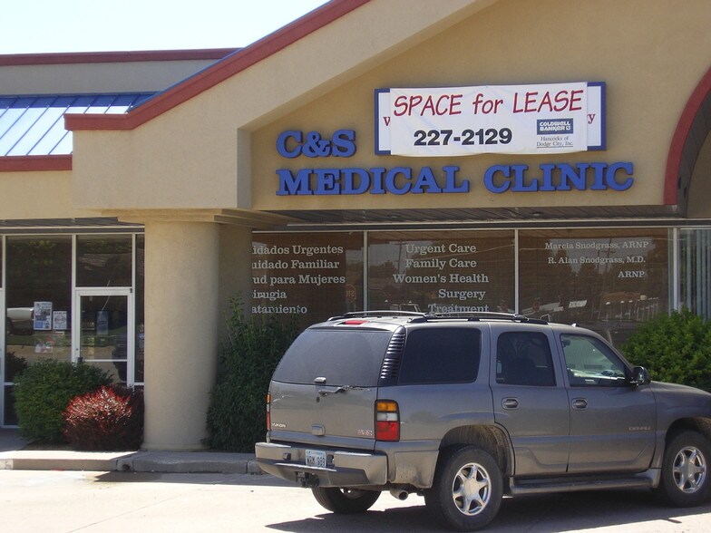 More Photos Of 2201-2207 Central Ave, Dodge City General Retail For Sale