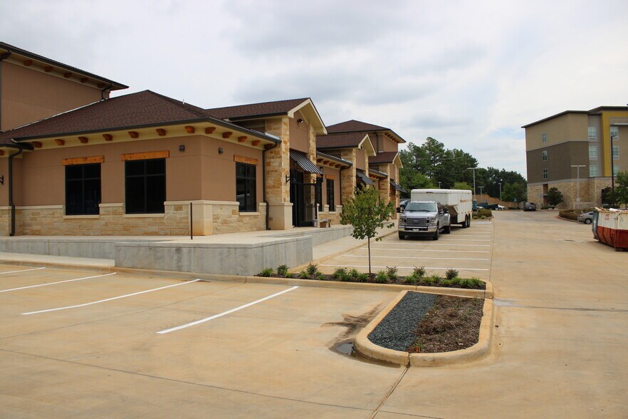 More Photos Of 3143 Golden, Tyler Office For Lease