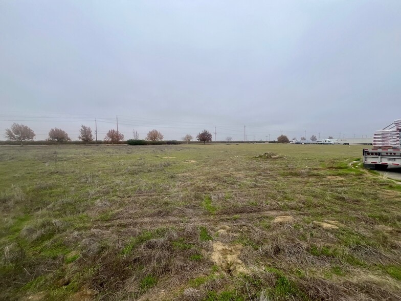 More Photos Of 1821 Mercantile Ln, Coalinga Land For Sale
