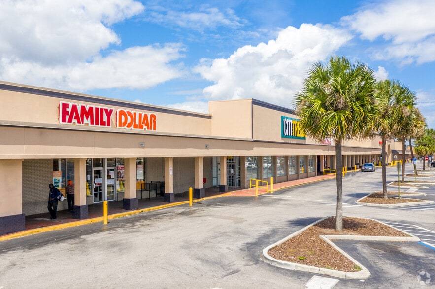 More Photos Of 2702-2730 N Pine Hills Rd, Orlando General Retail For Sale
