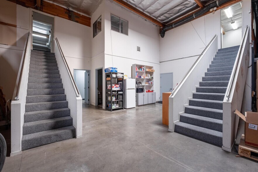 More Photos Of 22809 Lockness Ave, Torrance Warehouse For Sale