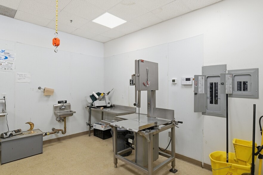 More Photos Of 1399 Westfield St, West Springfield Storefront Retail Office For Lease