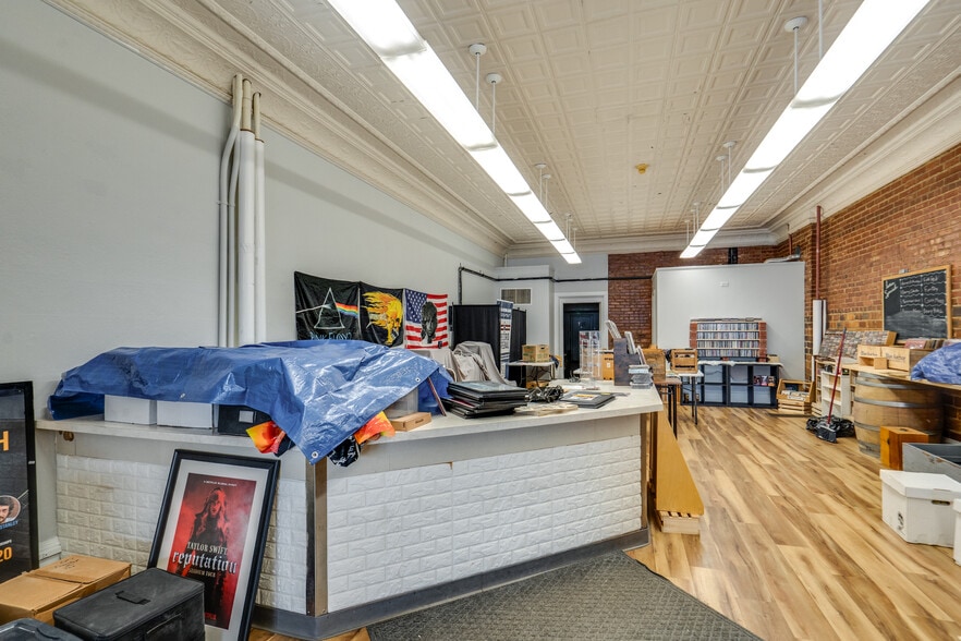 More Photos Of 121-127 E Main St, Ravenna Storefront Retail Office For Sale