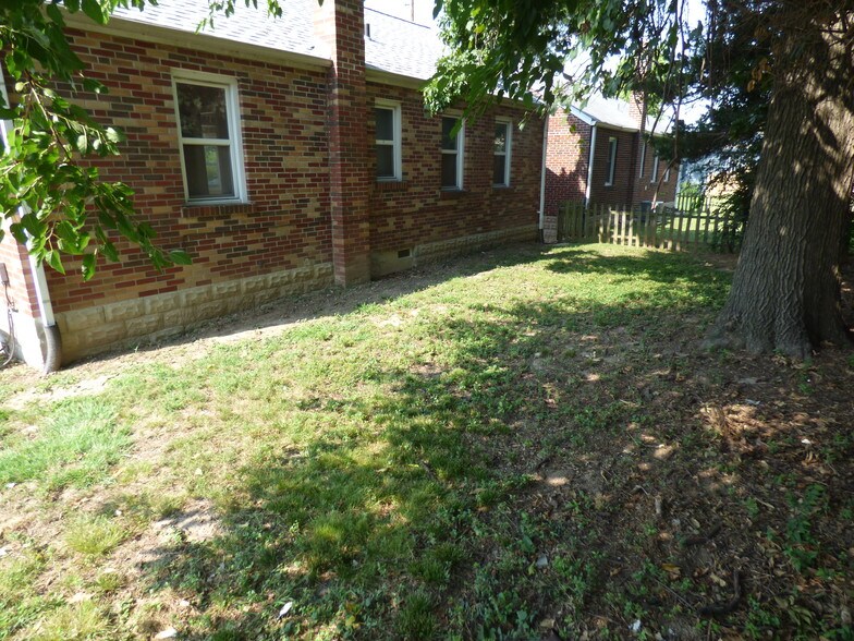 More Photos Of 8135 Manchester Rd, Saint Louis Office Residential For Sale
