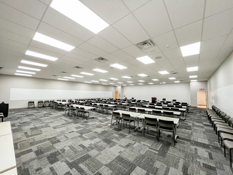 More Photos Of 906 S Highway 285, Pecos Warehouse For Sale