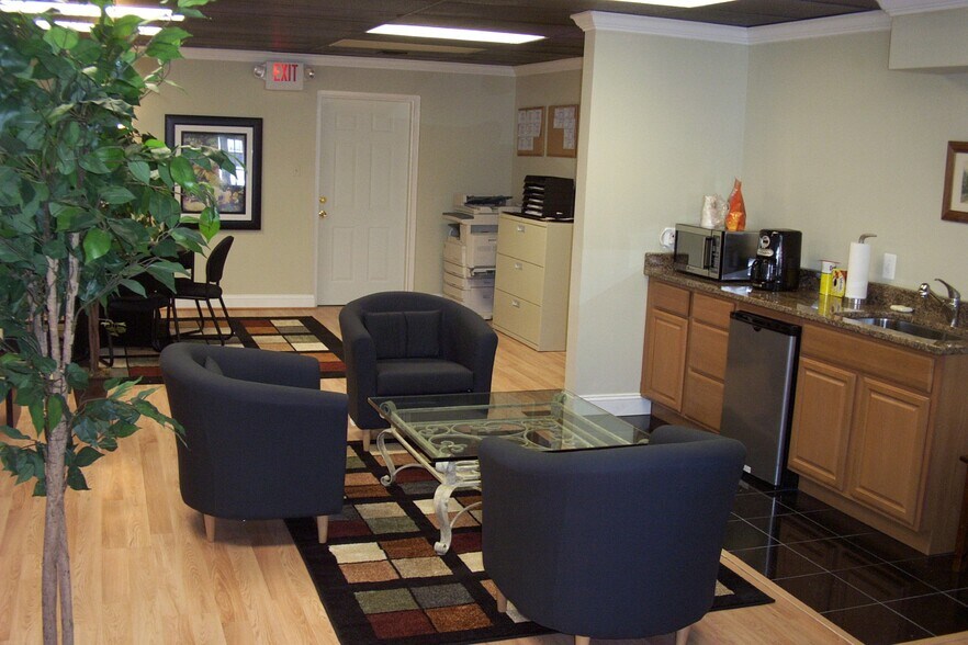 More Photos Of 8311 Wisconsin Ave, Bethesda Medical For Sale