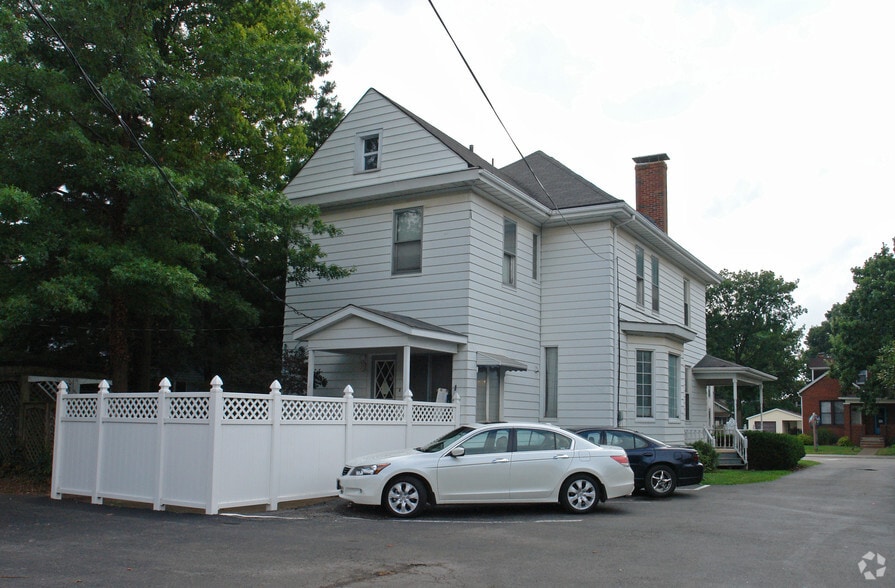 More Photos Of 220 S Buchanan St, Edwardsville Office For Sale