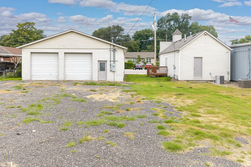 More Photos Of 306 Main St, Linwood Flex For Sale