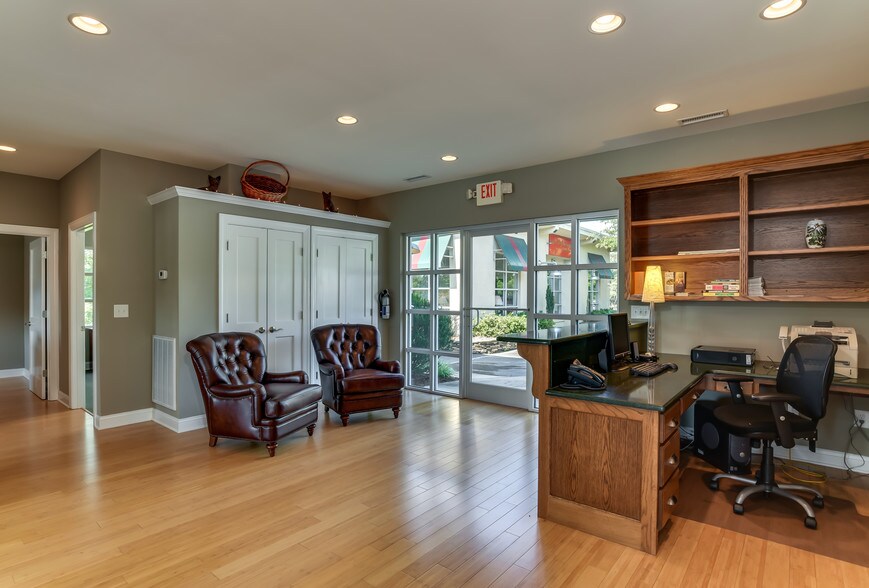 More Photos Of 100 Edgewood Ave, Landrum Medical For Sale