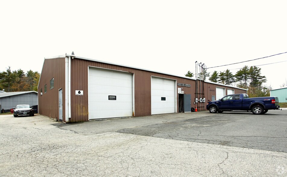 Primary Photo Of 6 Gigante Dr, Hampstead Service For Lease