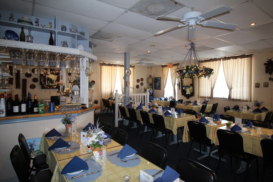 More Photos Of 2616 US Highway 19, Holiday Restaurant For Sale
