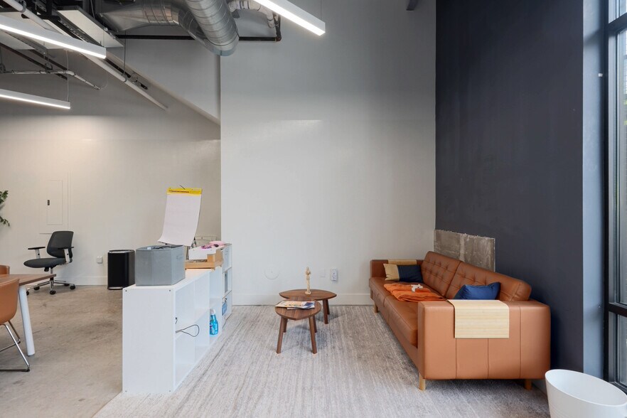 More Photos Of 1800 E 4th St, Austin Multifamily For Sale