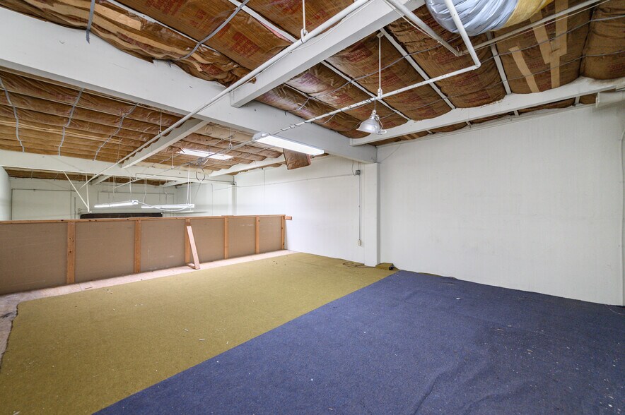 More Photos Of 711 W 17th St, Costa Mesa Light Manufacturing For Sale