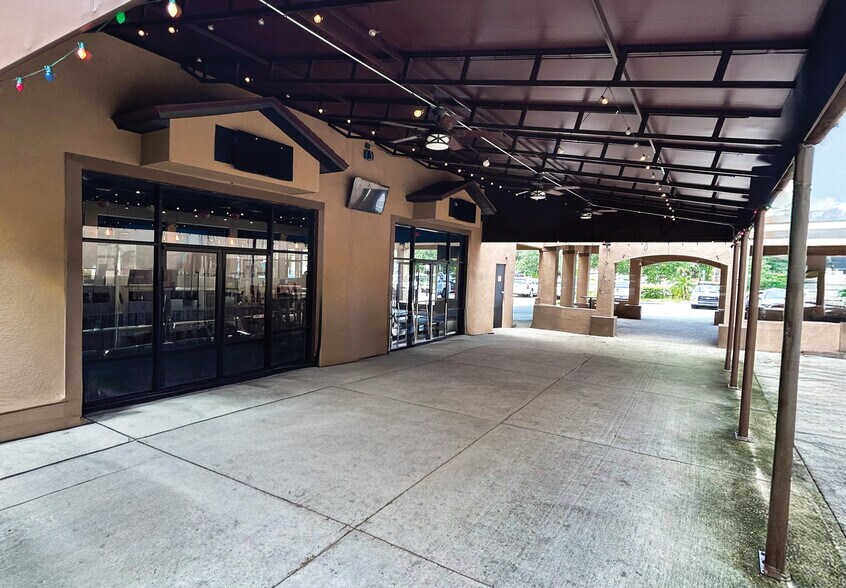 More Photos Of 351-355 N Ronald Reagan Blvd, Longwood Restaurant For Lease