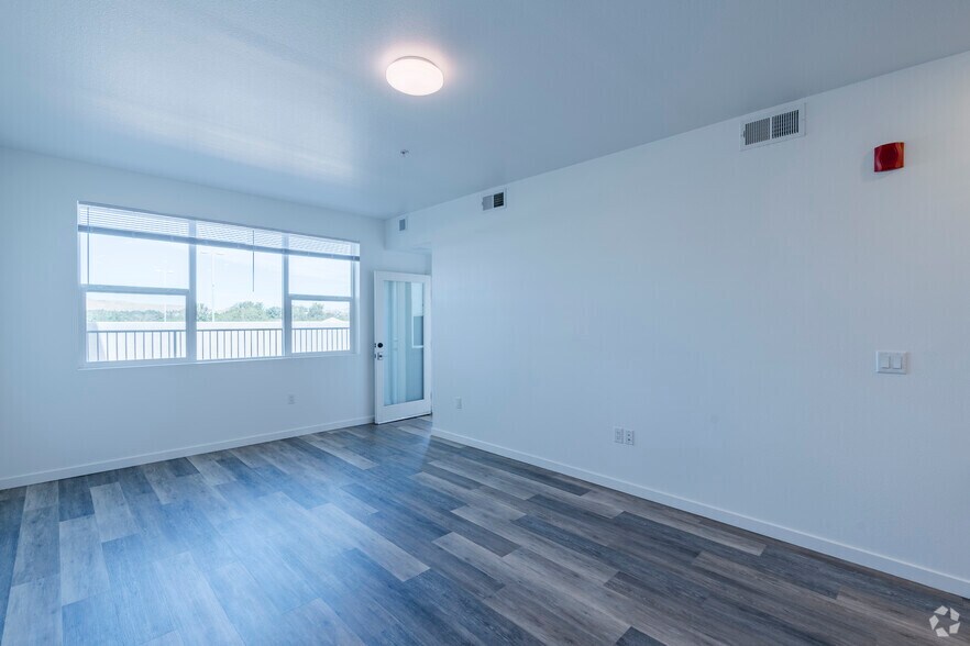 More Photos Of 1125 Avenue of the Oaks, Sparks Apartments For Lease