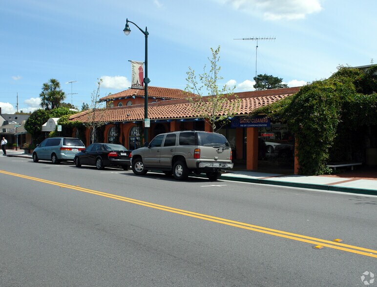 Primary Photo Of 312 N Santa Cruz Ave, Los Gatos General Retail For Lease