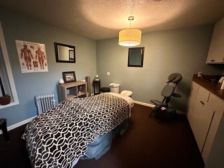 More Photos Of 2999 Market St NE, Salem Office For Sale