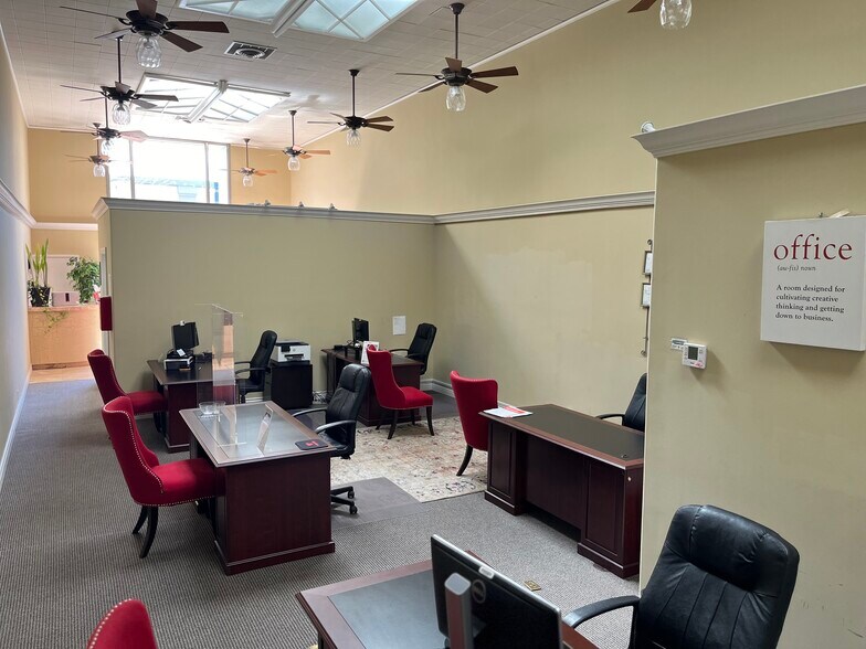 More Photos Of 341 Main St, Salinas Office For Lease