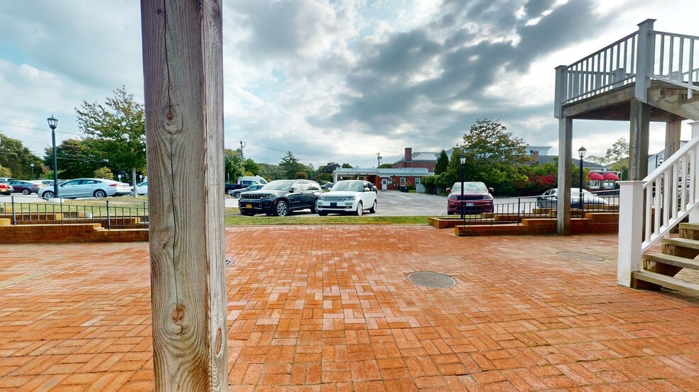 More Photos Of 132 Main St, Westhampton Beach Storefront Retail Office For Lease