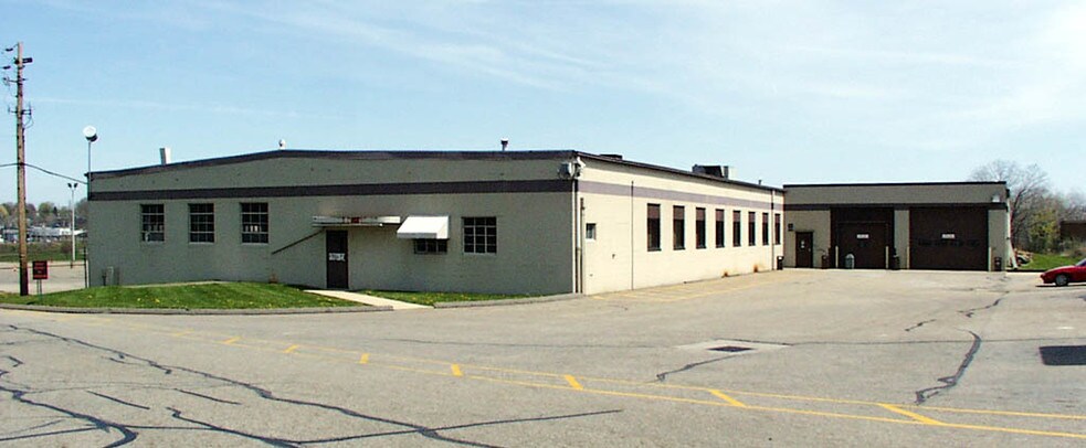 More Photos Of 557 E Tallmadge Ave, Akron Warehouse For Lease