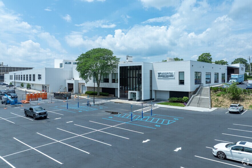 More Photos Of 750 White Plains Rd, Eastchester General Retail For Lease