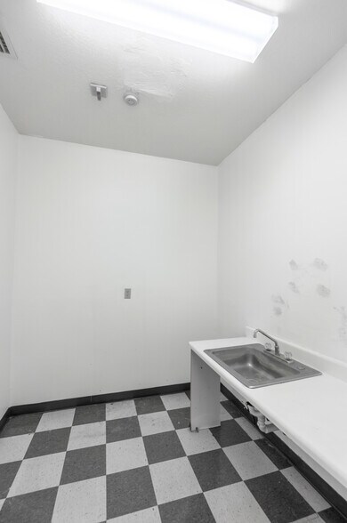 More Photos Of 37810 Medical Arts Ct, Zephyrhills Medical For Sale