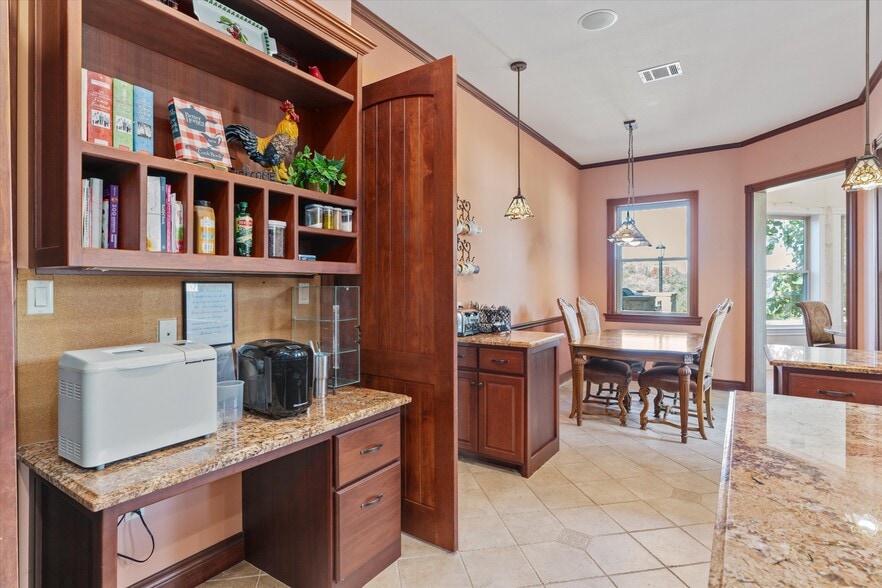 More Photos Of 1092 FM 3000, Elgin Specialty For Sale