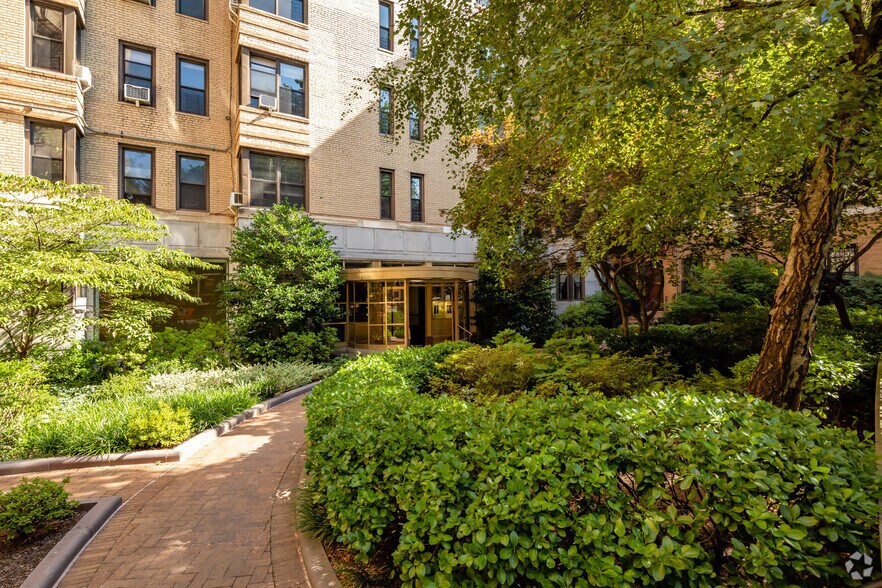 More Photos Of 20 Plaza St E, Brooklyn Apartments For Sale