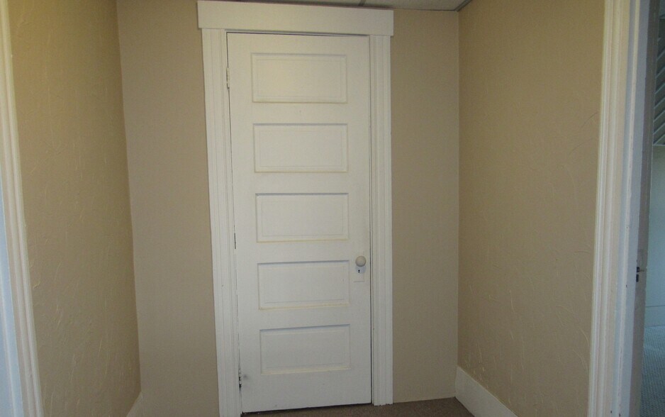 More Photos Of 12 Lindell Ave, Leominster General Retail For Sale
