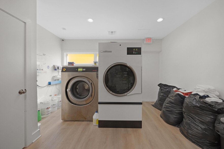 More Photos Of 19950-19980 Overseas Hwy, Sugarloaf Key Office For Sale