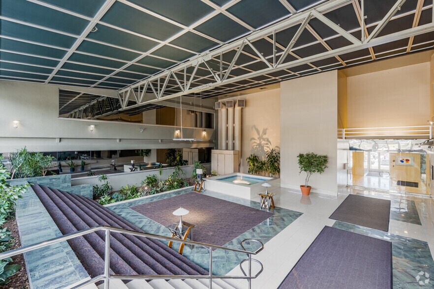 More Photos Of 410 Rouser Rd, Coraopolis Unknown For Lease