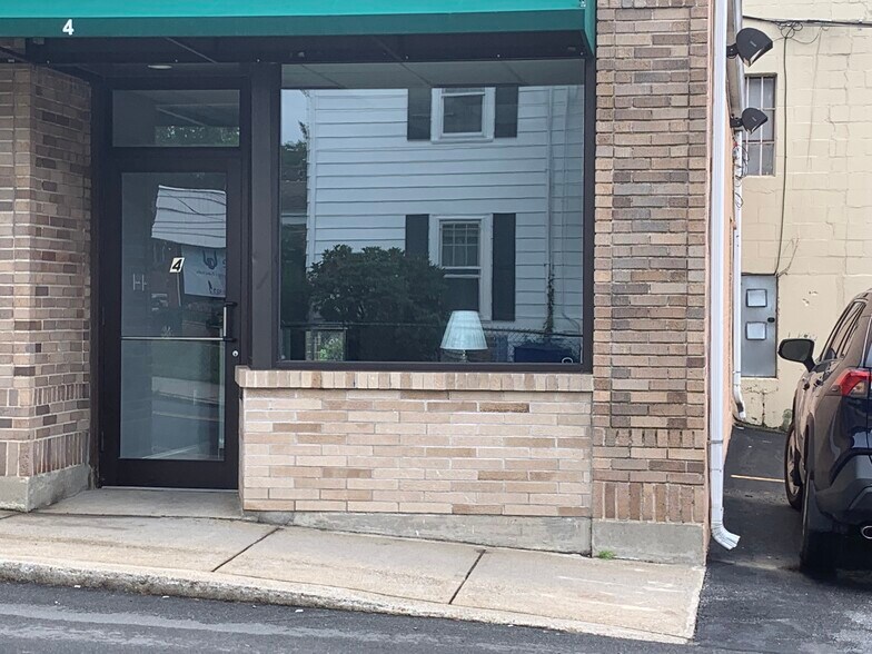 Primary Photo Of 4 Bow St, Lexington Storefront Retail Office For Lease