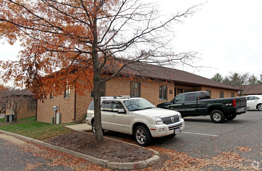 More Photos Of 10686 Crestwood Dr, Manassas Office For Sale