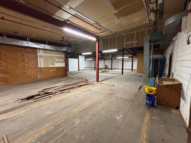 More Photos Of 501 N Main Ave, Springfield Warehouse For Lease