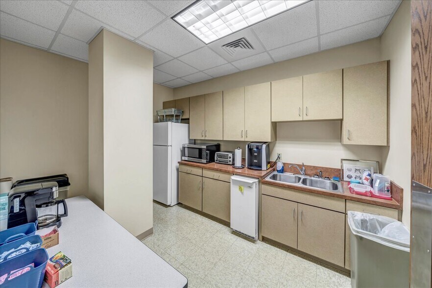 More Photos Of 4885 Riverside Dr, Macon-Bibb Office For Sale