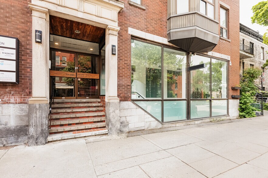 Primary Photo Of 5100 Rue Hutchison, Montréal Storefront Retail Office For Lease