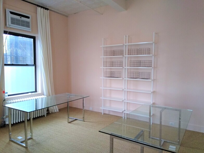 More Photos Of 2094 Boston Post Rd, Larchmont Storefront For Lease