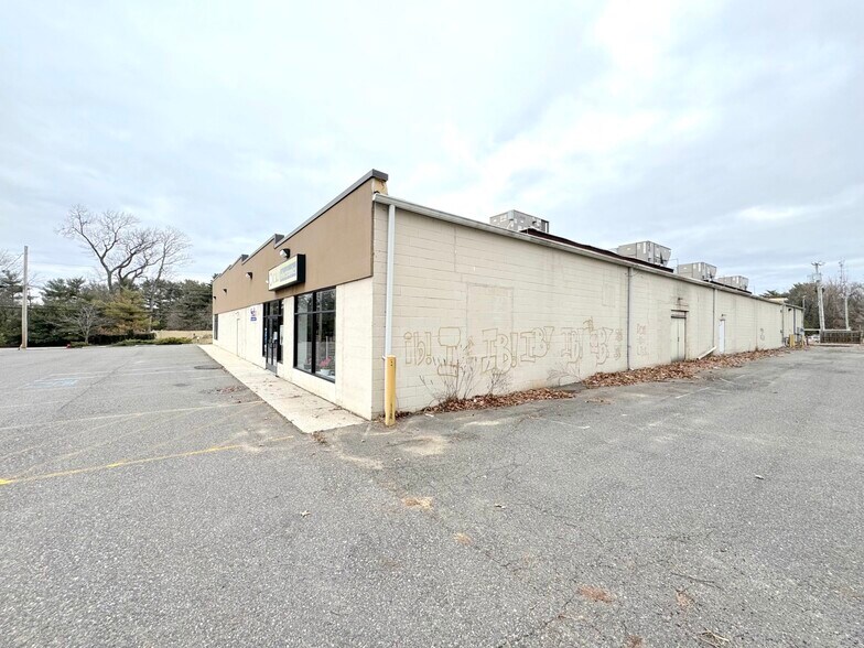 More Photos Of 1025 N Pearl St, Bridgeton Storefront For Lease