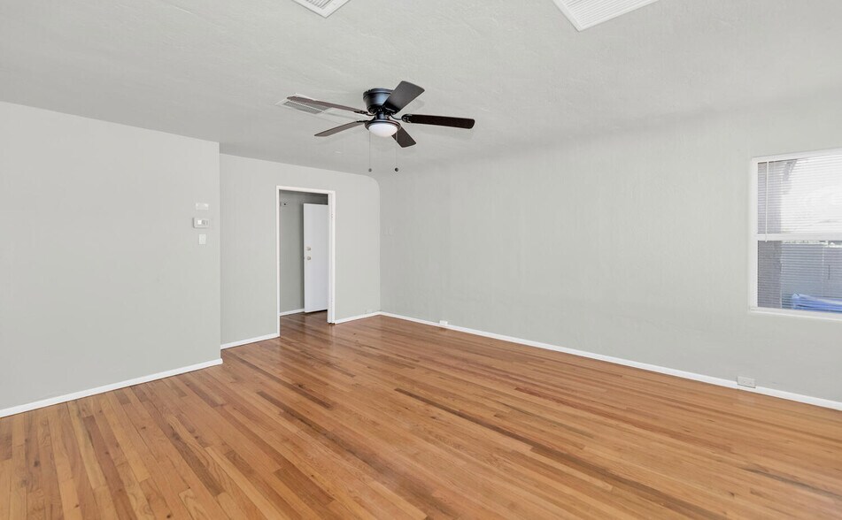 More Photos Of 316 E Vogel Ave, Phoenix Apartments For Sale