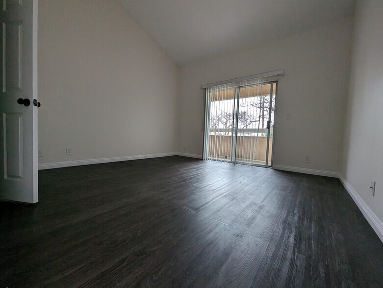 More Photos Of 16015 Halldale Ave, Gardena Multifamily For Sale