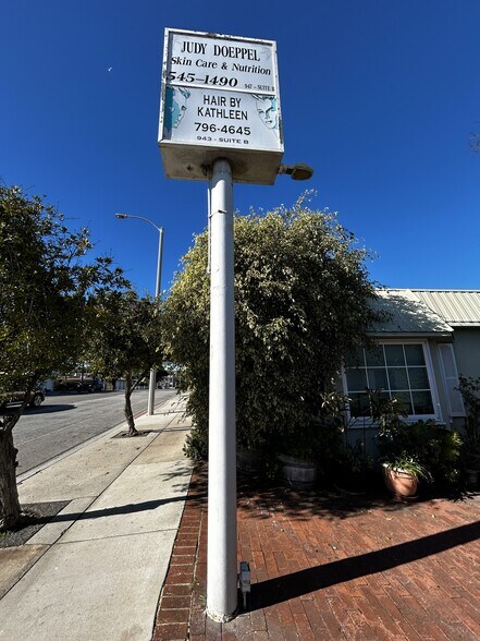 More Photos Of 947-947 Manhattan Beach Blvd, Manhattan Beach Office For Sale